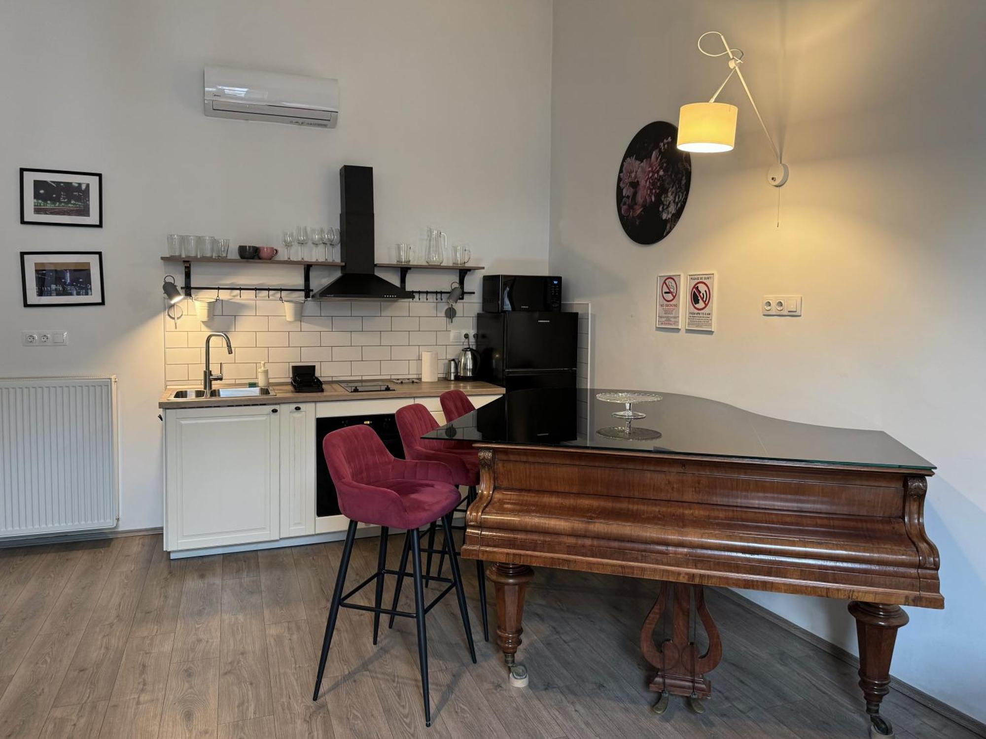 By Hi5 Apartments- Erzsebet 44 Apartament *