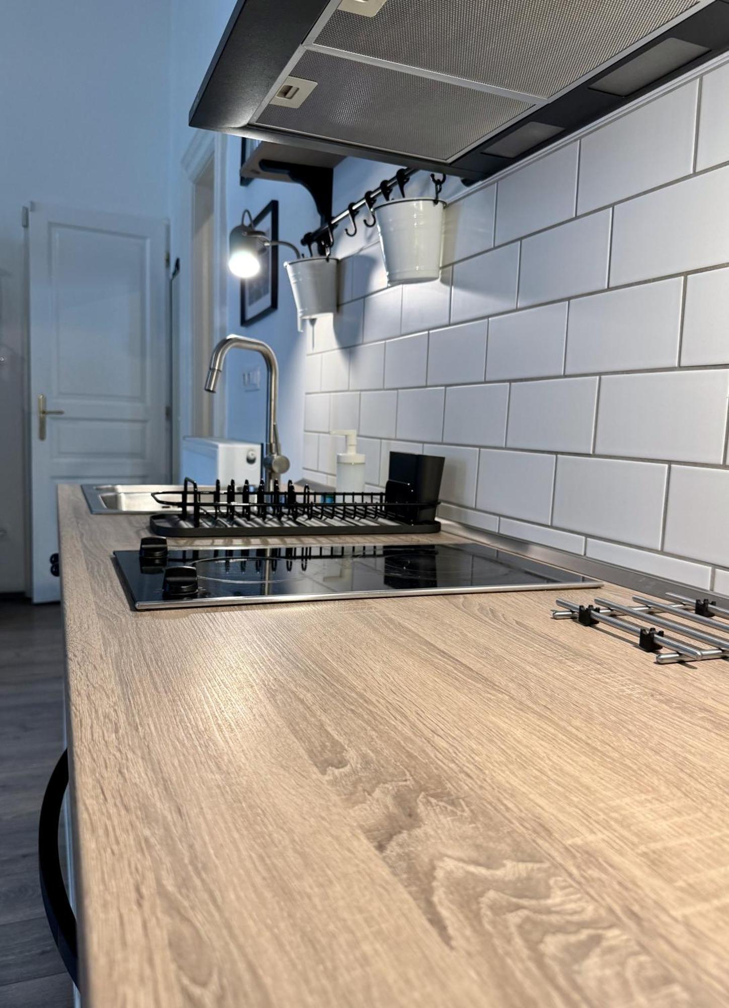 By Hi5 Apartments- Erzsebet 44 Apartament Budapeszt